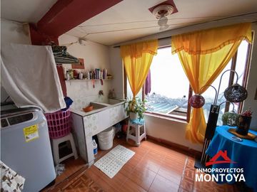 Casa de 3 apartamentos independientes cerca la Fiscalía de Pereira