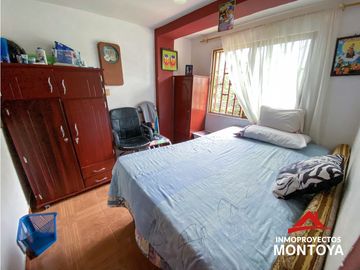 Casa de 3 apartamentos independientes cerca la Fiscalía de Pereira