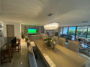 Casa en venta en Envigado sector Loma de Benedictinos