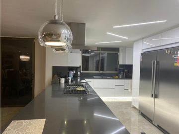 Casa en venta en Envigado sector Loma de Benedictinos