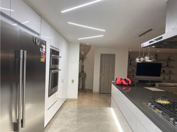 Casa en venta en Envigado sector Loma de Benedictinos
