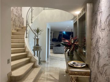 Casa en venta en Envigado sector Loma de Benedictinos