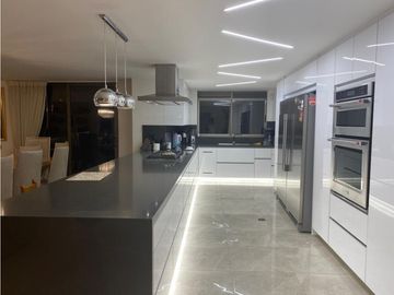Casa en venta en Envigado sector Loma de Benedictinos