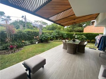 Casa en venta en Envigado sector Loma de Benedictinos