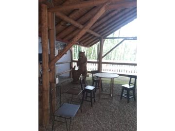 SE VENDE LOTE COMERCIAL CON COSTRUCCIÓN