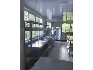 SE VENDE LOTE COMERCIAL CON COSTRUCCIÓN