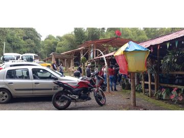 SE VENDE LOTE COMERCIAL CON COSTRUCCIÓN