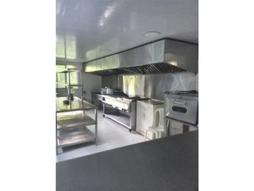 SE VENDE LOTE COMERCIAL CON COSTRUCCIÓN