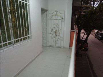 Hermosa Casa Bifamiliar de 2 pisos en Gaira 005