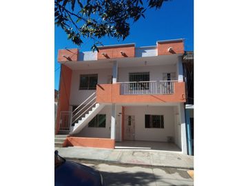 Hermosa Casa Bifamiliar de 2 pisos en Gaira 005