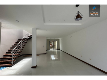 CASA EN VENTA POR ESTRENAR EN NARANCAY CUENCA ECUADOR