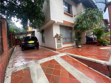 Casa para la venta en la ciudad de Cali barrio Melendez esquinera