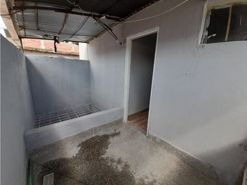 Barrio Fátima - Casa esquinera bifamiliar remodelada en venta Palmira
