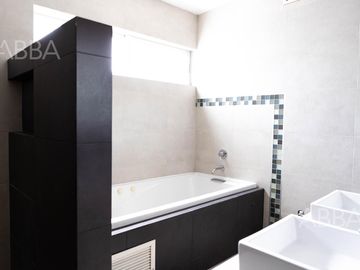 CASA EN VENTA EN CANTERA DEL PEDREGAL CON RECAMARA EN PLANTA BAJA
