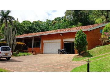 EXCELENTE FINCA GIRARDOTA SECTOR EL YARUMO