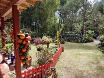 casa, finca en Medellín, santa Elena, rodeada de Naturaleza