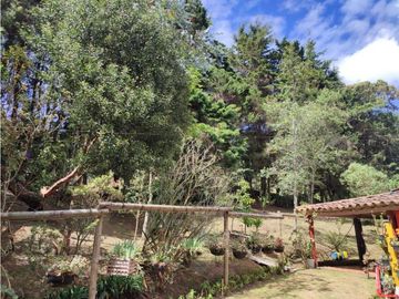 casa, finca en Medellín, santa Elena, rodeada de Naturaleza