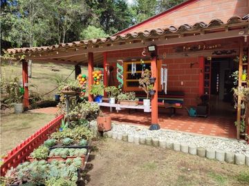 casa, finca en Medellín, santa Elena, rodeada de Naturaleza