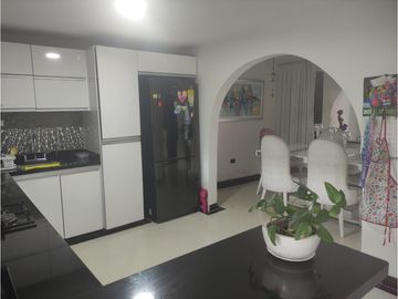 Se Vende o Permuta Espectacular Casa en Ibagué por Finca en Risaralda.