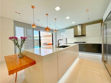 Venta casa de 2 niveles Barcelona de indias Etapa Sarria en Cartagena