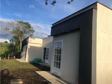 SE VENDE CASA CAMPESTRE VIA  ALCALA EN PARCELACION