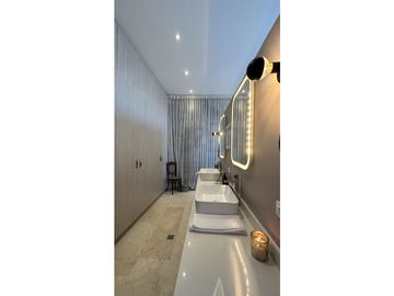 SE VENDE APTO MODERNO EN EL GOLF BQUILLA