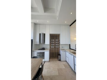 SE VENDE APTO MODERNO EN EL GOLF BQUILLA
