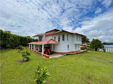 VENTA DE CASA CAMPESTRE O CHALET EN LA TEBAIDA - QUINDIO