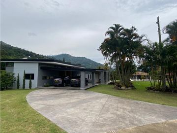 Finca en venta en Girardota sector El Limonar