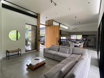 Finca en venta en Girardota sector El Limonar