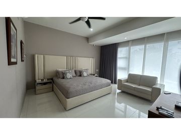 SE VENDE CASA CERCA AL CENTRO COMERCIAL VIVA