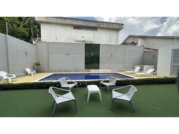 SE VENDE CASA CERCA AL CENTRO COMERCIAL VIVA