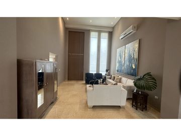 SE VENDE CASA CERCA AL CENTRO COMERCIAL VIVA
