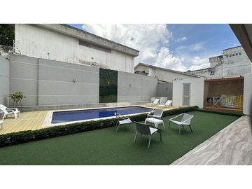 SE VENDE CASA CERCA AL CENTRO COMERCIAL VIVA