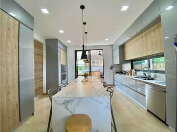 Casa en Venta en Barcelona de Indias Etapa Sarria