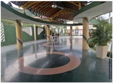 Casa de 2 pisos de oportunidad en conjunto cerrado, Rodadero reservado