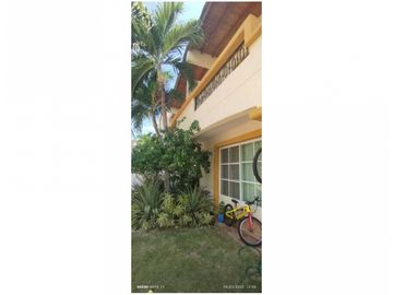 Casa de 2 pisos de oportunidad en conjunto cerrado, Rodadero reservado