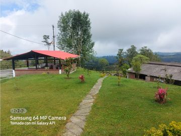 SE VENDE CASA CAMPESTRE  EN FILANDIA QUINDIO