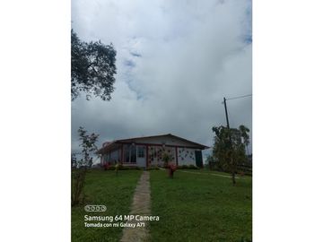 SE VENDE CASA CAMPESTRE  EN FILANDIA QUINDIO