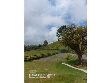 SE VENDE CASA CAMPESTRE  EN FILANDIA QUINDIO