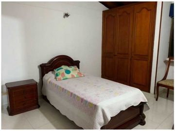 Amplia casa de 2 pisos 190m2 en conjunto cerrado, Bavaria