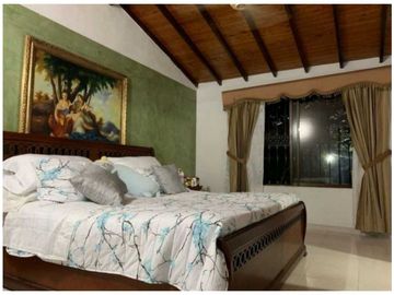Amplia casa de 2 pisos 190m2 en conjunto cerrado, Bavaria
