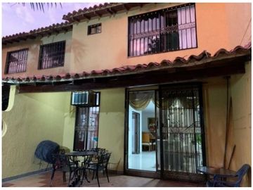 Amplia casa de 2 pisos 190m2 en conjunto cerrado, Bavaria