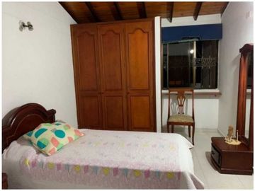 Amplia casa de 2 pisos 190m2 en conjunto cerrado, Bavaria