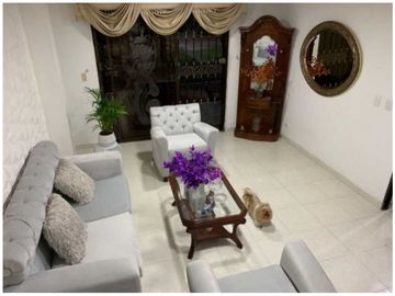 Amplia casa de 2 pisos 190m2 en conjunto cerrado, Bavaria