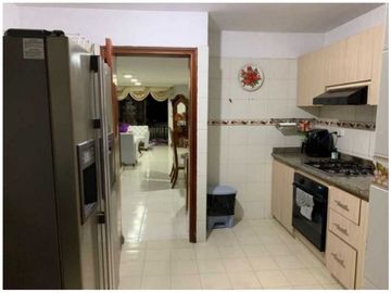 Amplia casa de 2 pisos 190m2 en conjunto cerrado, Bavaria