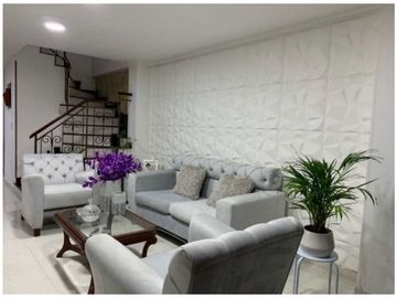 Amplia casa de 2 pisos 190m2 en conjunto cerrado, Bavaria
