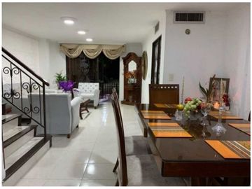 Amplia casa de 2 pisos 190m2 en conjunto cerrado, Bavaria