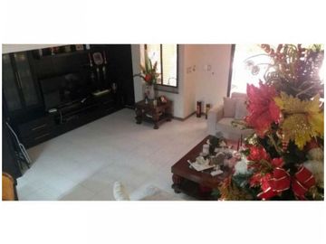 Hermosa casa de 2 pisos 180m2 en conjunto cerrado, Bavaria reservado.