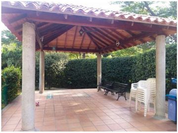 Hermosa casa de 2 pisos 180m2 en conjunto cerrado, Bavaria reservado.